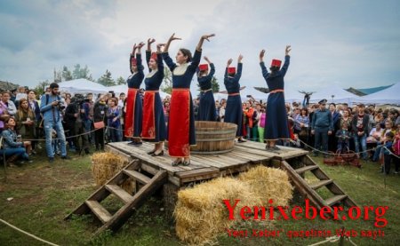Ermənilər Qarabağda şərab festivalı keçirir -