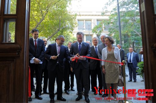 Azərbaycan-Fransız Universitetinin yeni binasının açılışı oldu