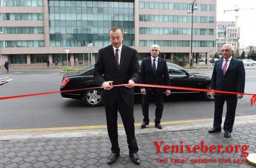 İlham Əliyev yeni yarımstansiyanın açılışında