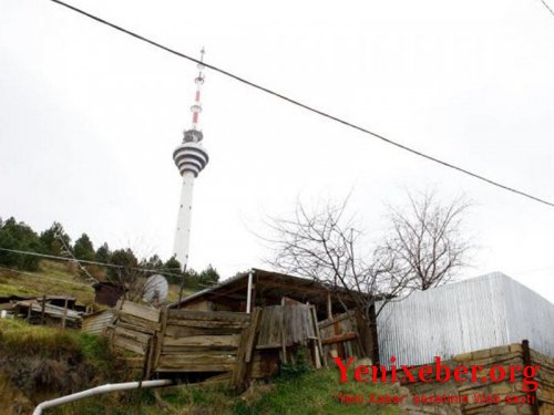Teleqüllə yaxınlığında 30 metr uzunluğunda, 12 metr dərinliyində çatlar yaranıb