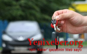 Azərbaycanda bağlanmış banklara məxsus 15 avtomobil hərracda satılıb