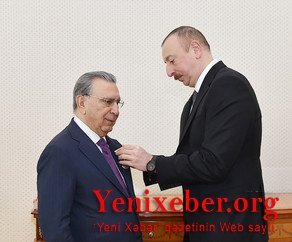 Prezident akademik Ramiz Mehdiyevi təltif edib