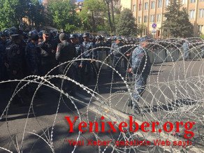 Yerevanda etiraz aksiyasının 60-dan çox iştirakçısı saxlanılıb