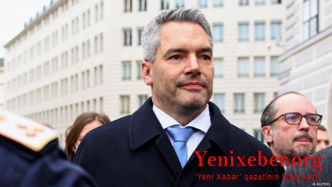 Новый канцлер Австрии приведен к присяге