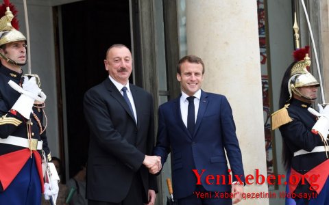 Ильхам Алиев направил поздравительное письмо президенту Франции