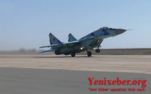 Боевые самолеты ВВС Азербайджана выполнили учебные полеты