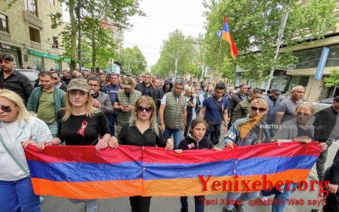 Армянская оппозиция проводит одновременно четыре шествия в центре Еревана