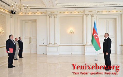 Президент Ильхам Алиев принял верительные грамоты посла Чехии в Азербайджане