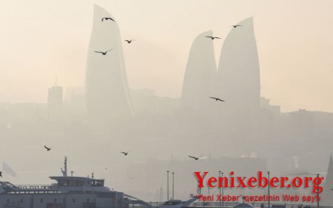 Баку окутал пылевой туман