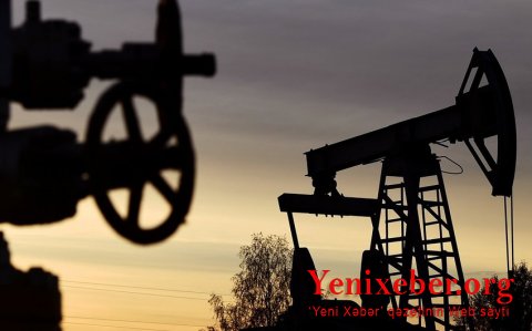 Цены на нефть снизились на опасениях замедления экономического роста в мире
