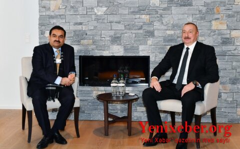 В Давосе состоялась встреча президента Ильхама Алиева с основателем и председателем компании Adani Group
