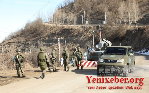 По дороге Ханкенди-Лачын беспрепятственно проехали 5 автомобилей российских миротворцев