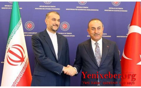 Абдоллахиан и Чавушоглу обсудили текущие ирано-азербайджанские отношения
