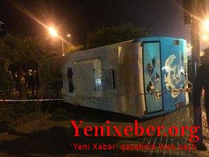 Türkiyədə hərbçiləri daşıyan avtobus aşdı -
