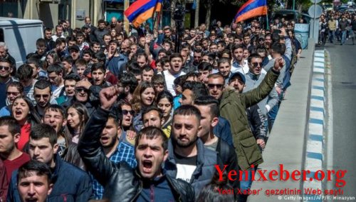 Yerevanda kütləvi etiraz aksiyası yenidən başladı