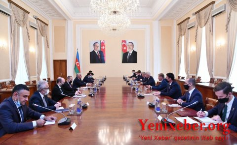 Əli Əsədov slovakiyalı nazirlə görüşüb -