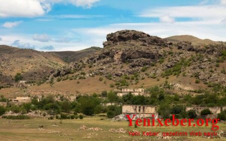 Bakı Qarabağı xilas edir, paxıllıqla baxırıq -