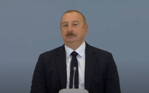 İlham Əliyev ADA Universitetində Beynəlxalq Forumda çıxış edir -