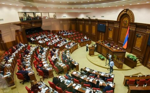 Ermənistan parlamentində qapalı toplantı -