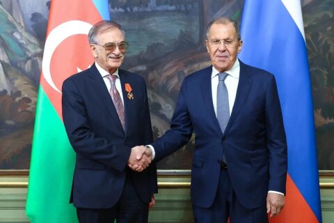 Lavrov Bülbüloğlunun sinəsinə medal taxdı