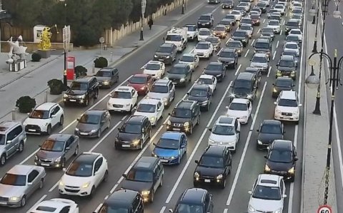 Bakıda tıxac olan yollar açıqlanıb –