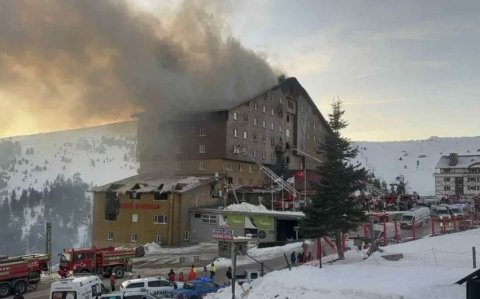 Türkiyədə hoteldə baş verən yanğına görə saxlanılanların sayı 14-ə çatıb -