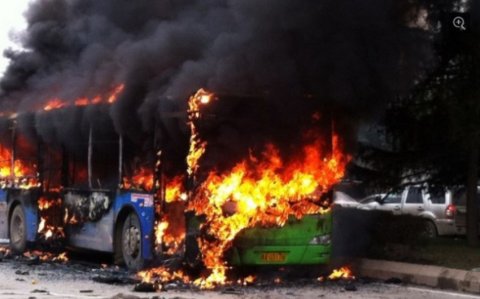 Çində avtobusda baş verən yanğında -