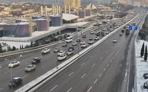 Bakının bəzi yollarında sıxlıq müşahidə olunur -