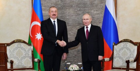 Vladimir Putin bayram münasibətilə İlham Əliyevi təbrik edib