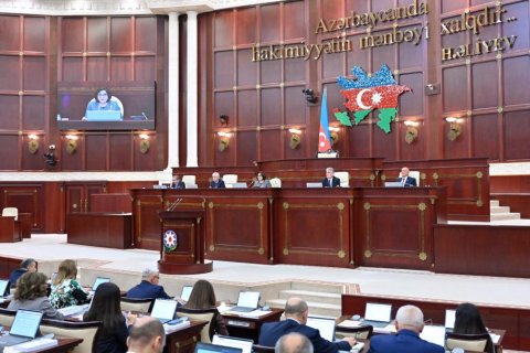 Milli Məclisin iclası başladı -