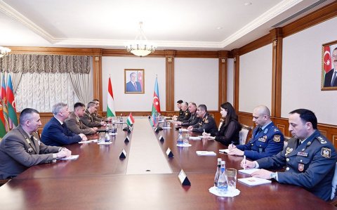 Azərbaycanla Macarıstan arasında hərbi əməkdaşlıq müzakirə edilib