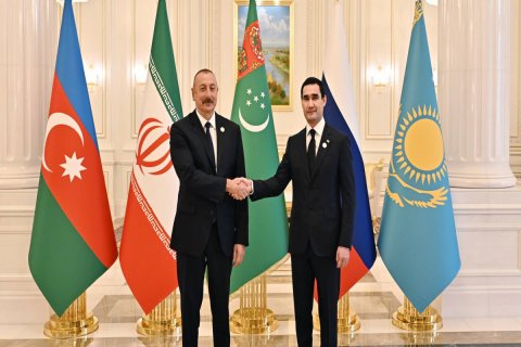 Sərdar Berdiməhəmmədov Azərbaycan Prezidentinə təbrik ünvanlayıb