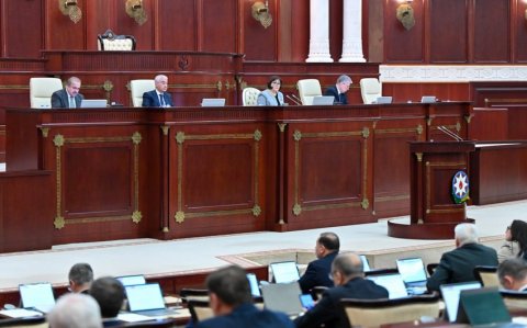 Milli Məclisin plenar iclası başlayıb, 13 məsələ müzakirə ediləcək