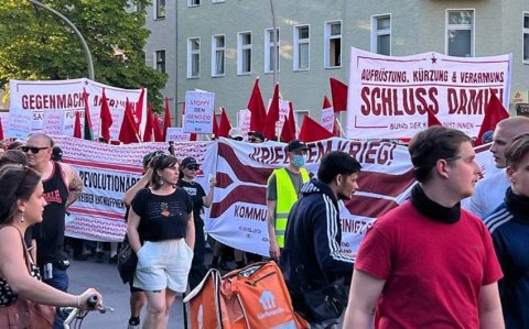 Berlində 1 May nümayişləri zamanı 70-dən çox insan saxlanılıb