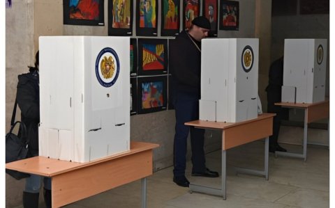 Ermənistanda seçki hazırlığı: Paşinyanın rəqiblərə və “beşinci kolona” davam edən hücumu -