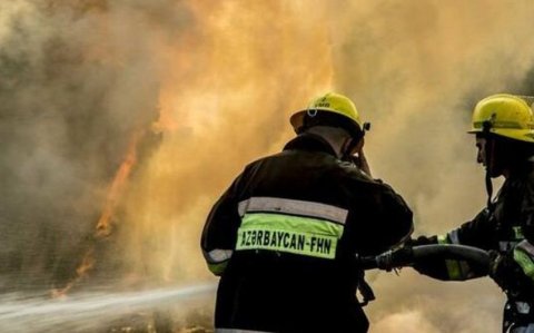 Yevlaxda 12 otaqlı evdə yanğın olub, bir nəfər tüstüdən zəhərlənib