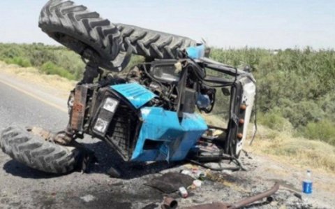 Yardımlıda traktor aşıb -