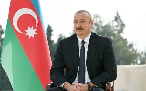 Prezident Bakı-Ələt-Qazax-Gürcüstan ilə dövlət sərhədi magistral yolunun Yevlaxdan keçən hissəsində görülən işlərlə tanış olub