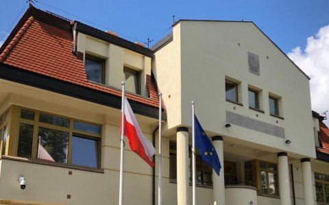 Polşa Kalininqraddakı baş konsulluğun bağlanmasına adekvat cavab verəcəyini vəd edib -