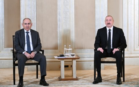 Əliyev-Paşinyan görüşü fasilədən sonra davam edir -