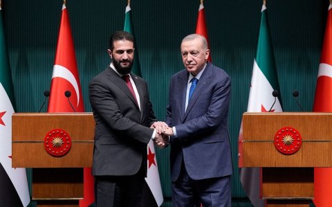 Ərdoğan Əhməd Əş-Şaraa ilə Suriyadakı vəzyyəti müzakirə edib