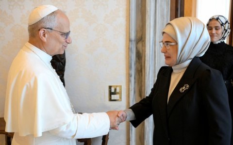 Roma Papası Türkiyə Prezidentinin xanımını qəbul edib