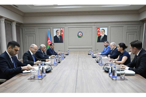 Əli Əsədov Ukraynanın energetika naziri ilə görüşüb