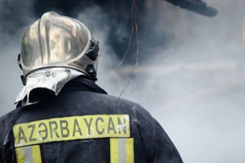 Sumqayıtda emalatxanada yanğın baş verib -