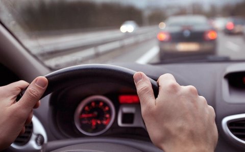 Son bir ayda sürücülərin sükan arxasında yuxulaması nəticəsində 21 avtoqəza qeydə alınıb