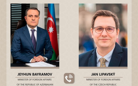 Ceyhun Bayramov çex həmkarı ilə ikitərəfli münasibətləri müzakirə edib