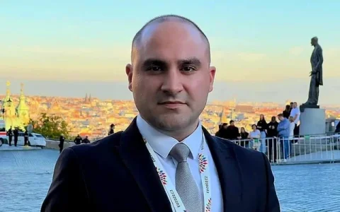 İki ay əvvəl vəzifəyə təyin edilən jurnalist istefa verdi