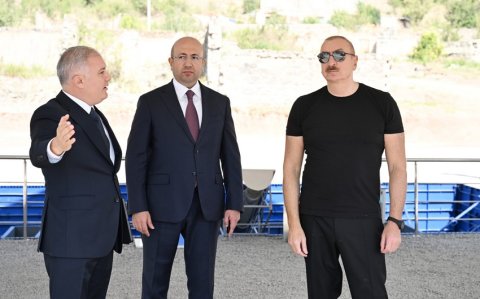 Prezident İlham Əliyev Kəlbəcər şəhər parkının təməlini qoyub -