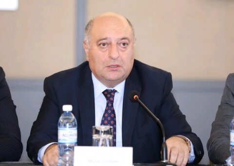 Dövlət sektorunda iş yerləri bağlanmamalıdır -