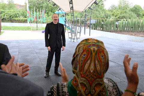 Hər dəfə çadır şəhərciyinin açılışında deyirdim ki... -